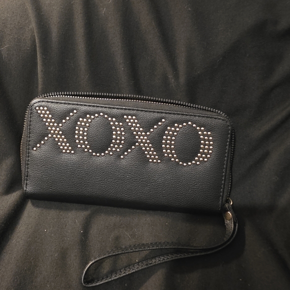 XOXO Black Studded Wristlet - Picture 1 of 4
